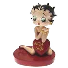 Betty Boop ajoelhada no coração (