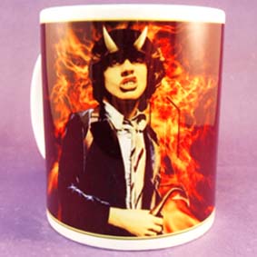 Caneca do guitarrista Angus Youg ( Angus McKinnon Young ) do AC/DC