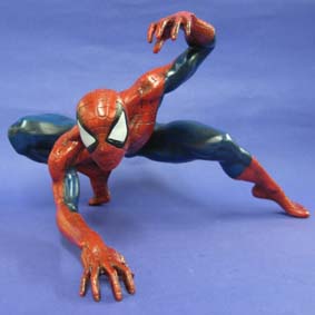 Homem Aranha agachado