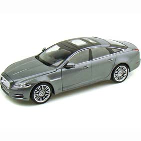Miniatura da Welly Diecast Toys Brasil :: Jaguar XJ (2010) escala 1/24 