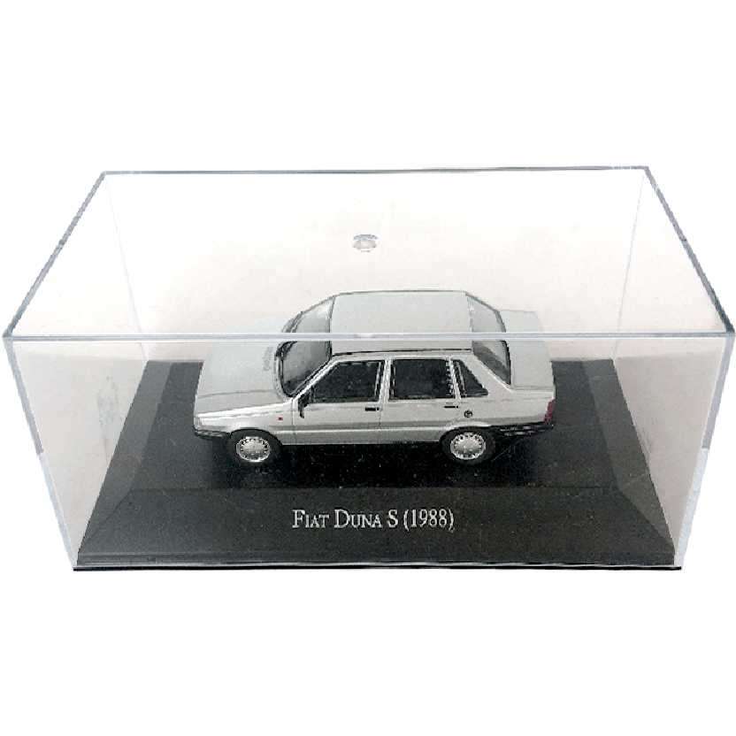 Miniatura do Fiat Prêmio (1988) Fiat Duna S escala 1/43 com caixa de acrílico