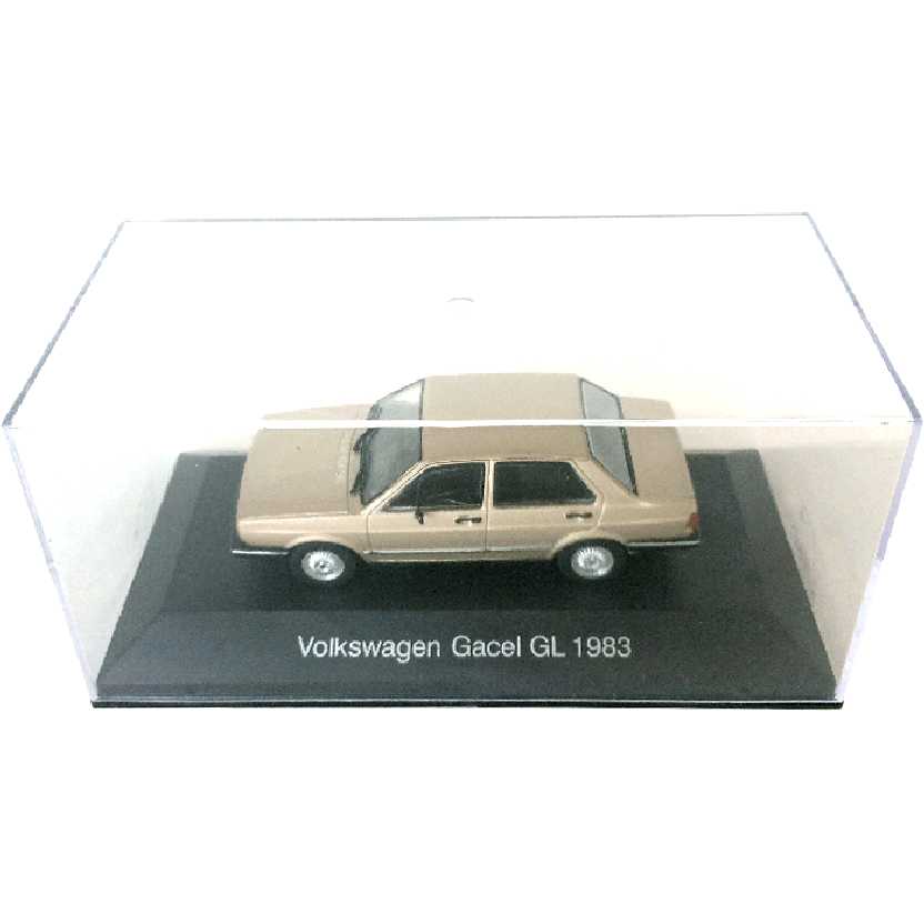 Miniatura do VW Voyage (1983) Volkswagen Gacel GL escala 1/43 com caixa de acrílico