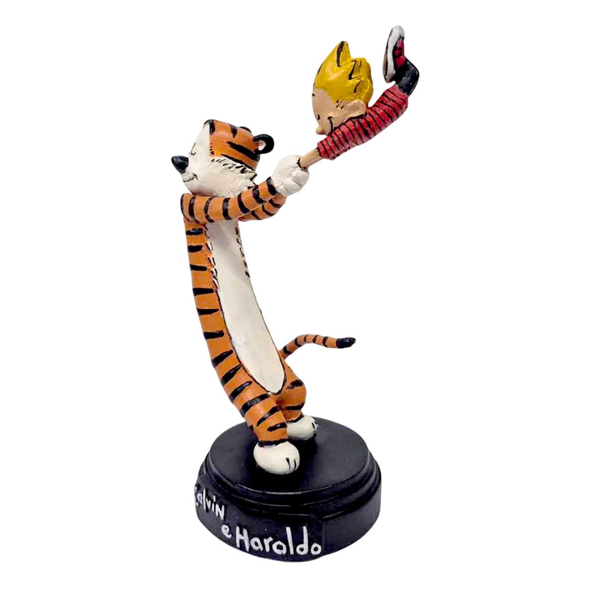Miniatura em resina do Calvin e Haroldo dançando Diorama